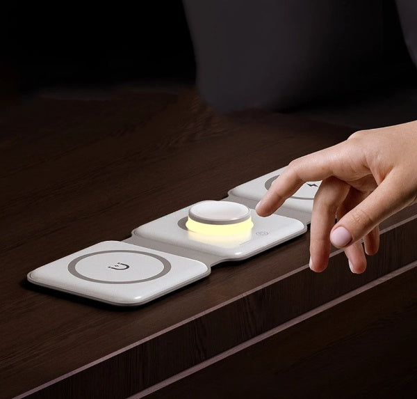 3-in-1 Foldable Wireless Travel Charger – Portable Charging Pad for iPhone, Samsung Galaxy Phone, Buds & Galaxy Watch, Qi Fast Charging Station